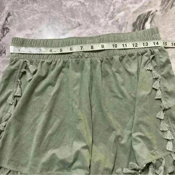 Soul Cake Women's Faux Suede Tassel Trim Shorts Size L Outdoor Beach Summer - Picture 6 of 10